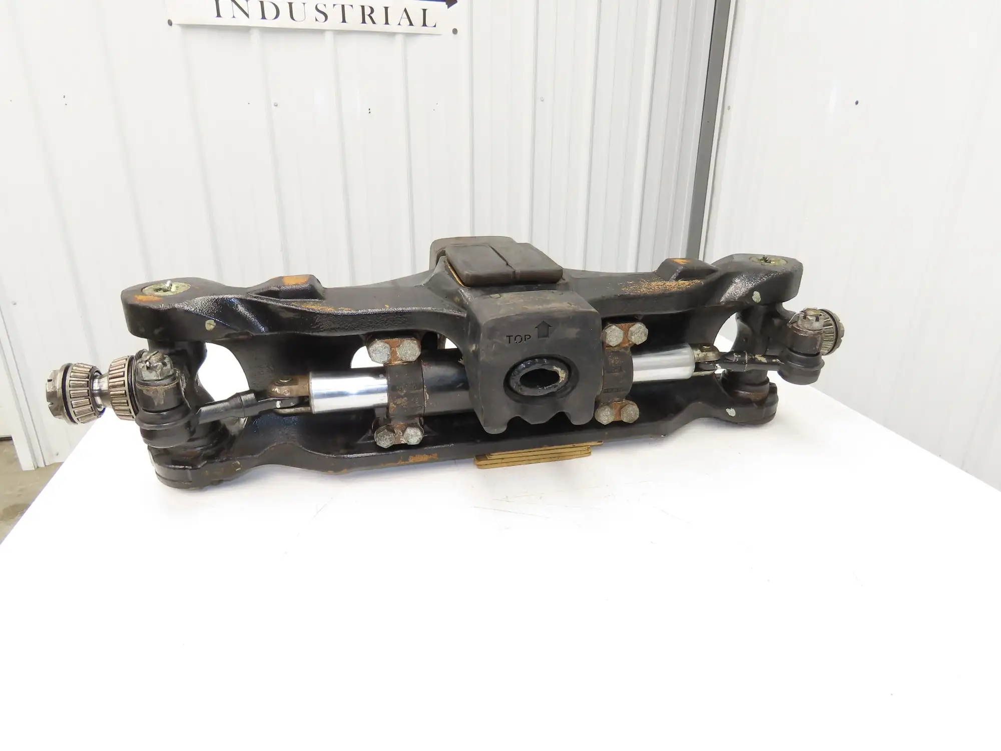 Hyster E80XN Forklift Rear Axle Dual Hydraulic Steering Assembly 8527474