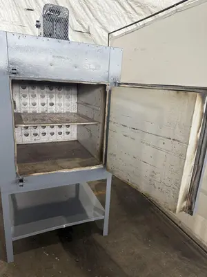 30" X 30" INDUSTRIAL OVEN W/ HONEYWELL CONTROL. STOCK # 0235925.