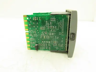 Honeywell DC2500-E0-0L00-100-00000-00-0 UDC2500 Temperature Controller Module