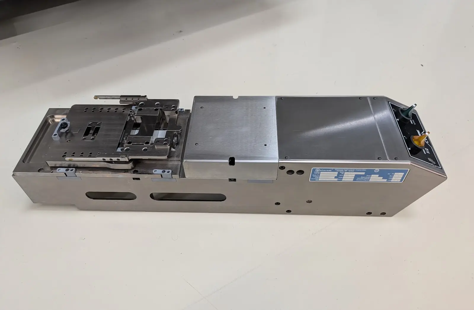 Used Universal Instruments Corporation 52112404 PCB Component Feeders Michigan US | 4Tech USA #1540413