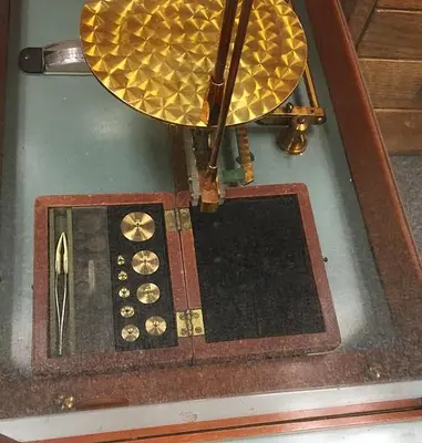 2560-385 Antique Seederer-Kohlbusch 2000 Gram Heavy Capacity Balance Scale, Model 140/Type 548