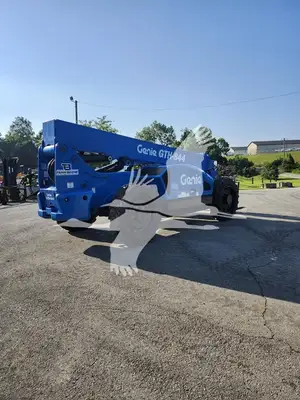 USED 2025 GENIE GTH844