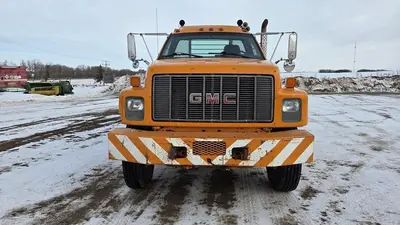 USED 2000 GMC C8500 TANDEM AXLE BED TRUCK