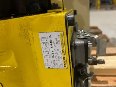 Used FANUC M-6IB ROBOT SYSTEM, CONTROLLER, CABLES, TEACH PENDANT Robot Parts | Maverick Industrial Sales #1103086