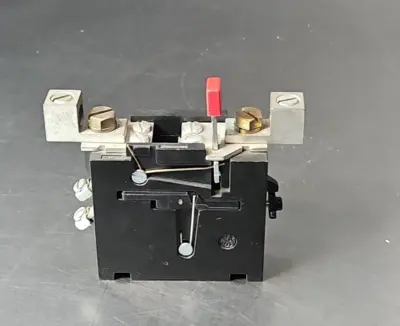 GE CR124E028 SIZE 3 OVERLOAD 600V. Loc4B40