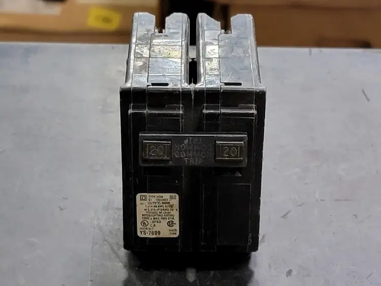 Used SQUARE D HOM220 Switchgears British Columbia CA | Lenmark #241489