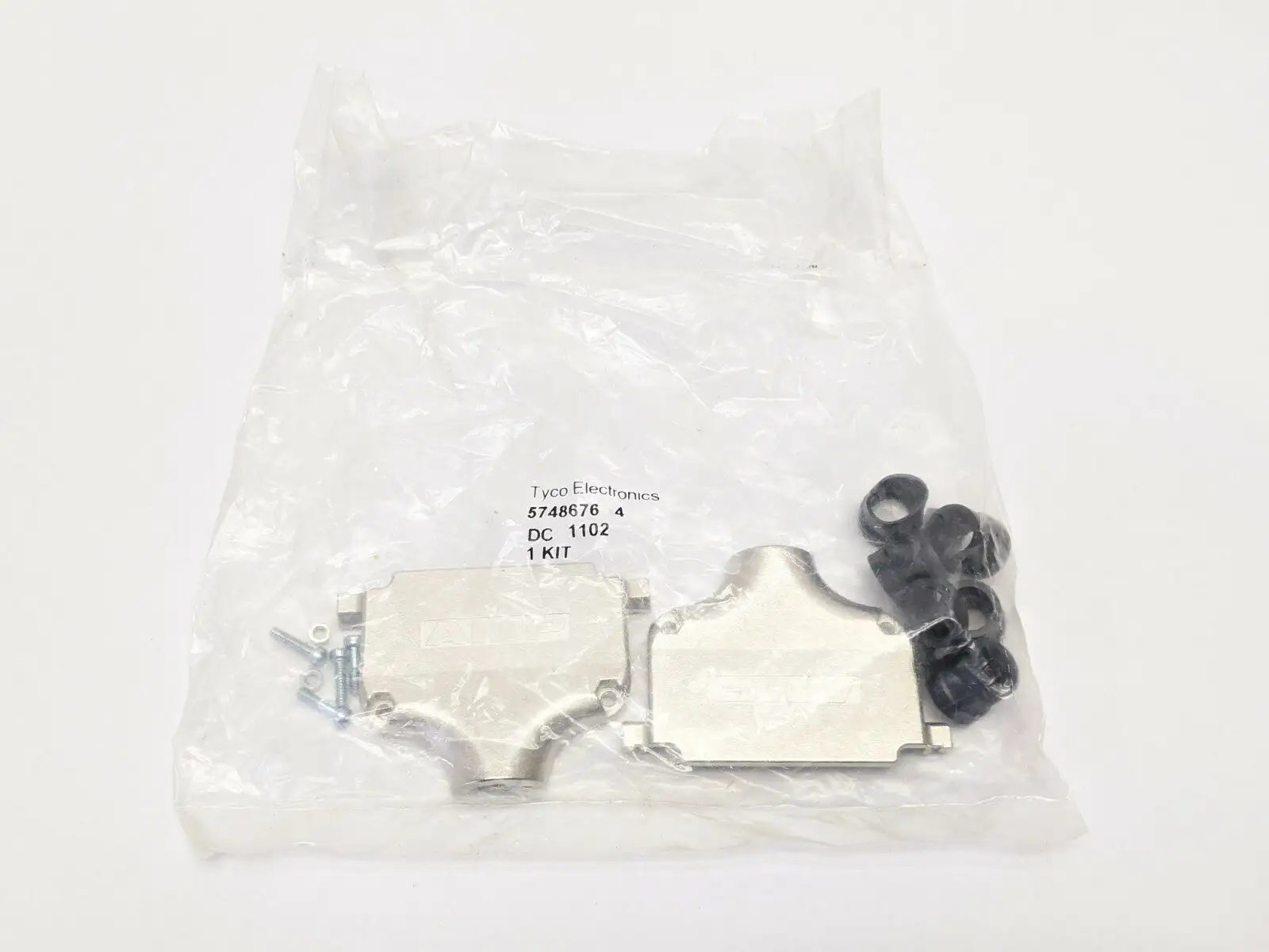 5748676-4 | TE Connectivity  D-Sub Backshells Cable Clamp Kit Two-Piece SZ 4 - New