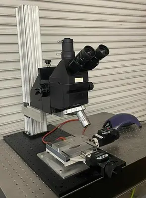 MITUTOYO MICROSCOPE WITH DIGITAL MICROMETERS (THORLABS TABLE SOLD SEPARATE)