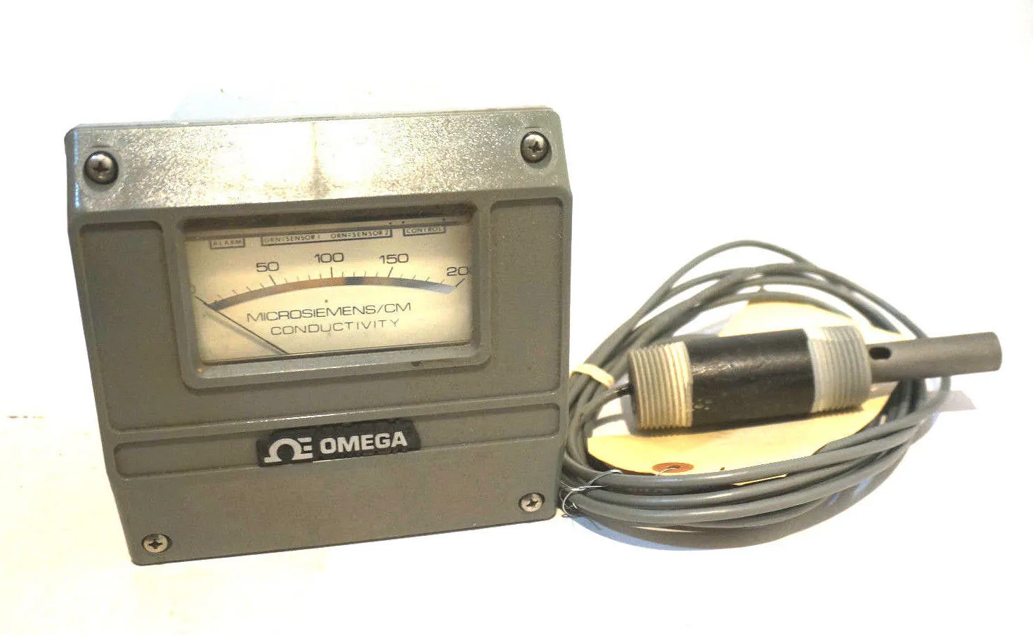 NEW OMEGA ENGINEERING CDCN-101 CONDUCTIVITY CONTROLLER CDCN101