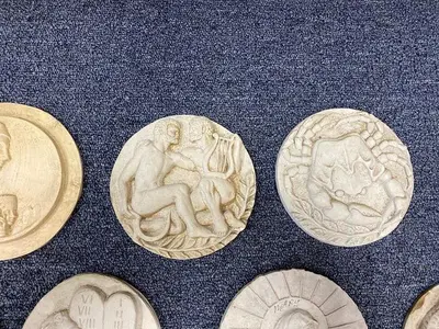 3364-700 DUPLICATING PLATES – 27 COMPOSITE HAND CARVED MEDALLIONS, JEWELRY