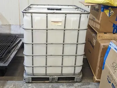 Caged IBC Liquid Totes