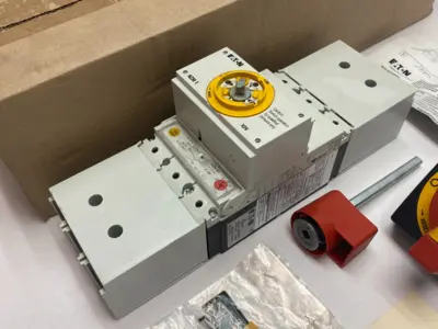USED EATON MOLDED CASE CIRCUIT BREAKER EMER. SWITCH ASSEMBLY KIT, RED HANDLE