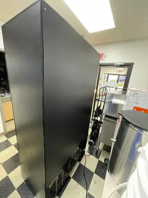 Used Oasis Used Oasis Refrigerated Self-Service Commercial Air Curtain Display Case with Door 120V Open Air Merchandisers (coolers) Illinois US | Falcon Restaurant Supply #1376388