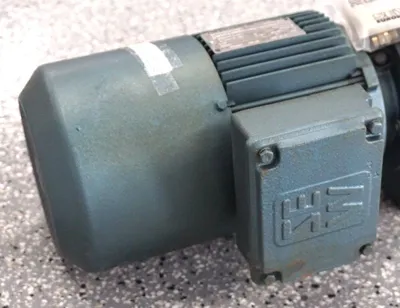 NEW SEW-EURODRIVE KA66DT90S4BM2NF REDUCER W/ DFT9034BM2MF MOTOR