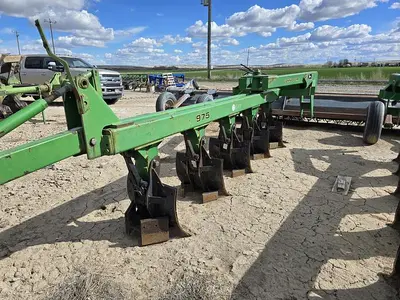 USED JOHN DEERE 975