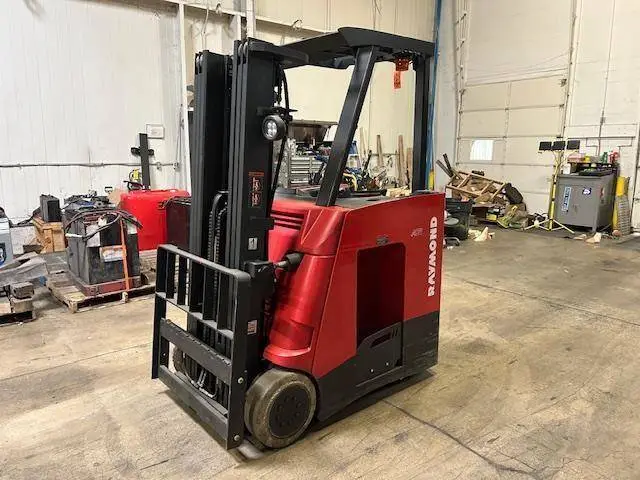 Used 2018 RAYMOND 415C35TT 3-Wheel Stand up Electric Counterbalance Forklifts Illinois US | Somerset Equipment Sales #1546204