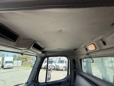 Used 2012 FREIGHTLINER BUSINESS CLASS M2 26' BOX TRUCK Box trucks Ohio US | Miedema Asset Management Group #1709389