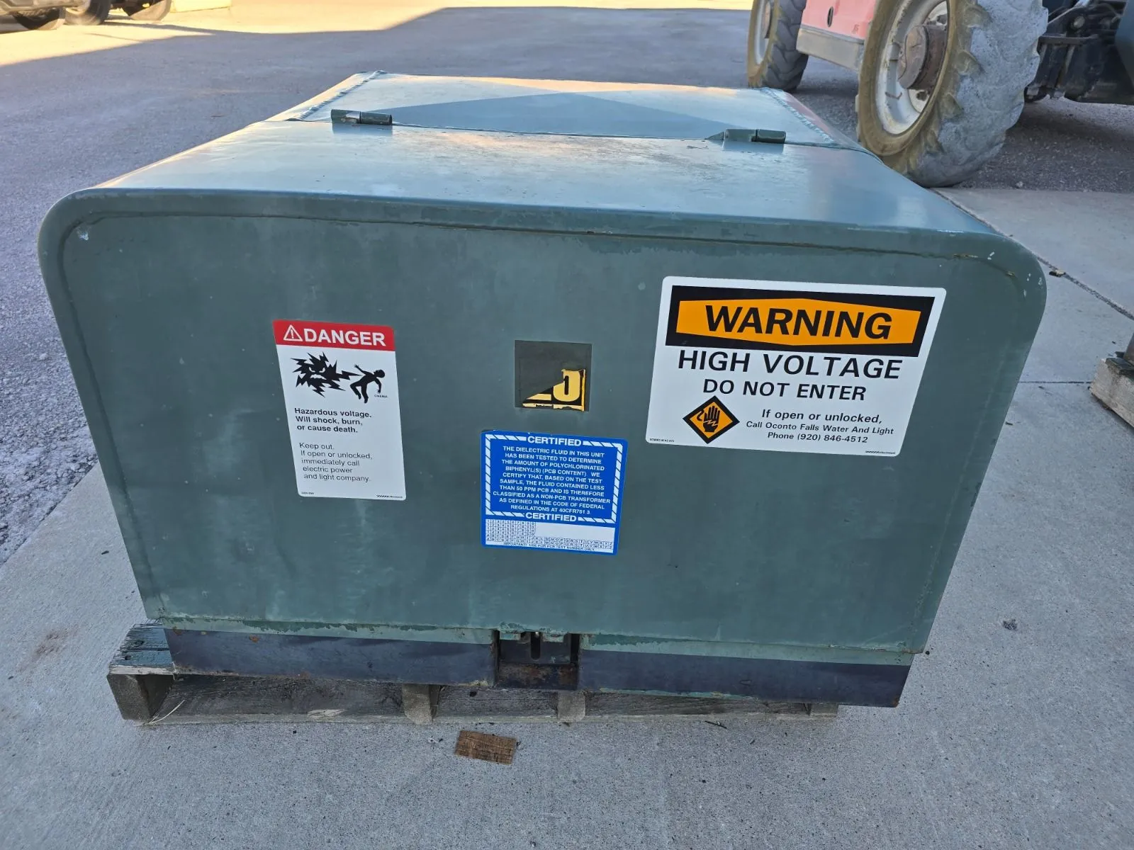 25 KVA Single Phase T&R Pad Mount Transformer 4160 GY 2400 to 240 120 IMP 1.7