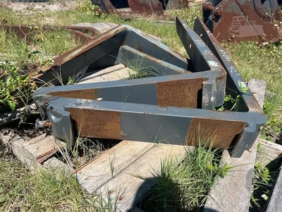 Used CASE 42" X 5" Pallet Forks Florida US | Intrac Machinery #1568772