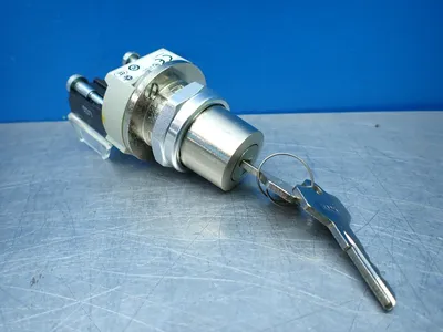 NEW ALLENBRADLEY 800TH3104D1