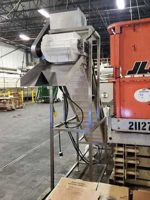 9' High Z-Style Incline Conveyor