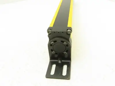 Allen Bradley 440L-T4J0320YD Light Curtain Guardmaster Transmitter Ser A Rev A