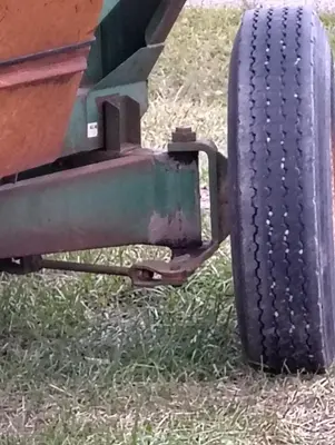 Used 1978 JOHN DEERE 350-22 Gravity Wagons Louisiana US | Proxy Equipment #1385302