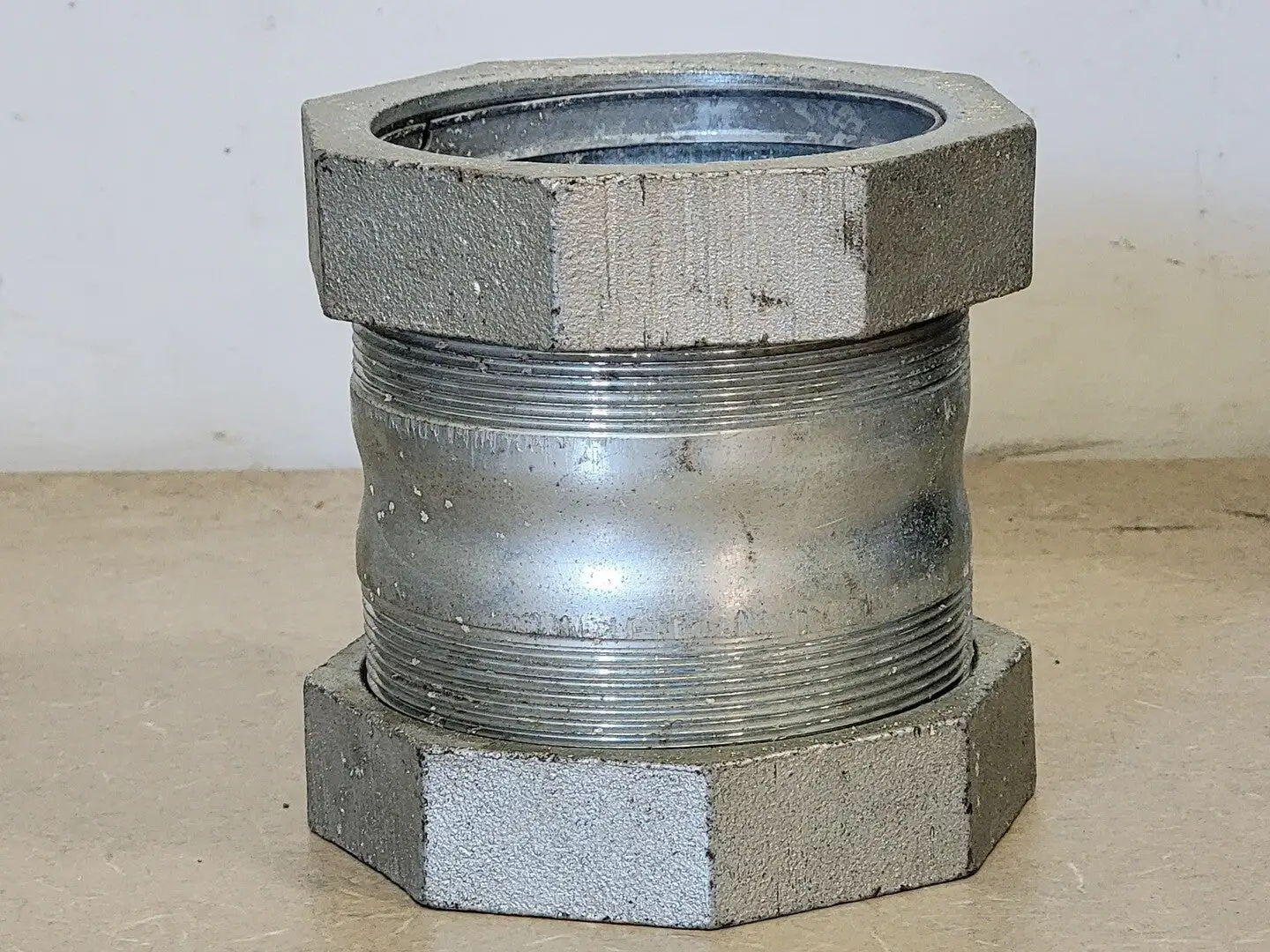 3" EMT Compression Coupling