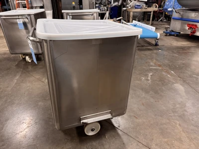 600 Pound SS Dump Buggy with Plastic Lid