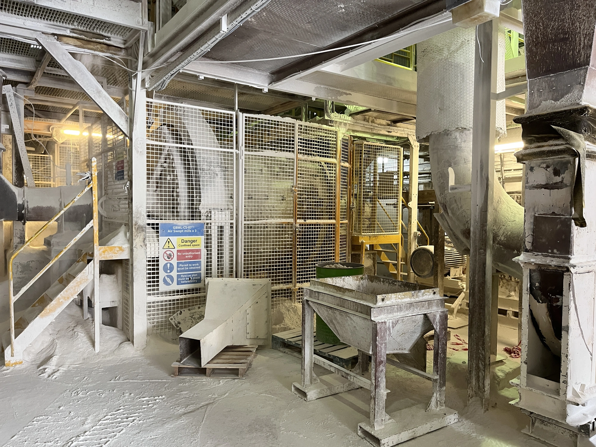 Air swept Continuous ball mill / Drier