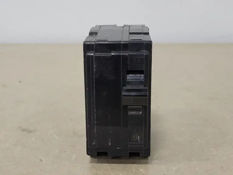 Used SQUARE D QO230 Switchgears British Columbia CA | Lenmark #239955