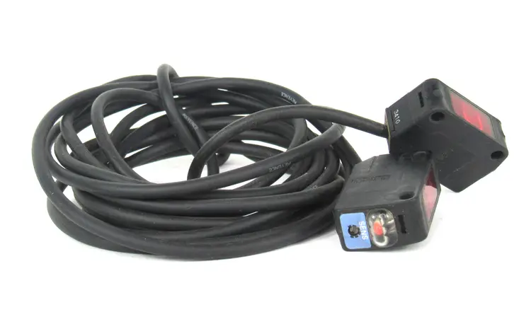 Used KEYENCE PZ2-51R Photoelectric Sensors Kentucky US | Industrial Parts R Us Inc. #357086