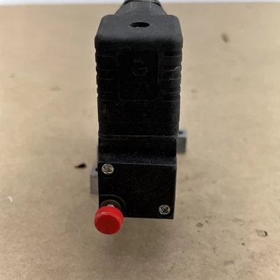 NEW Parker PCS2406-02-D24DL