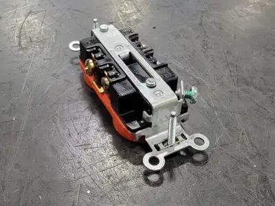 NEW LEVITON 8300-HR