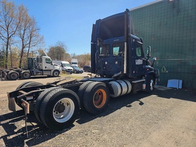 USED 2017 FREIGHTLINER CASCADIA