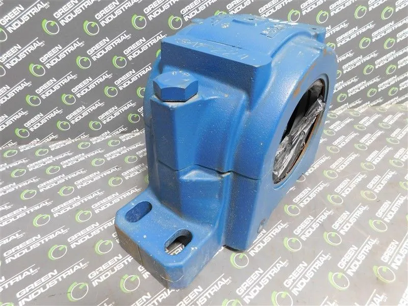 SKF SAF 224 Pillow Block Bearing Housing 5.313/4.563 in Bore Internal Rust Used