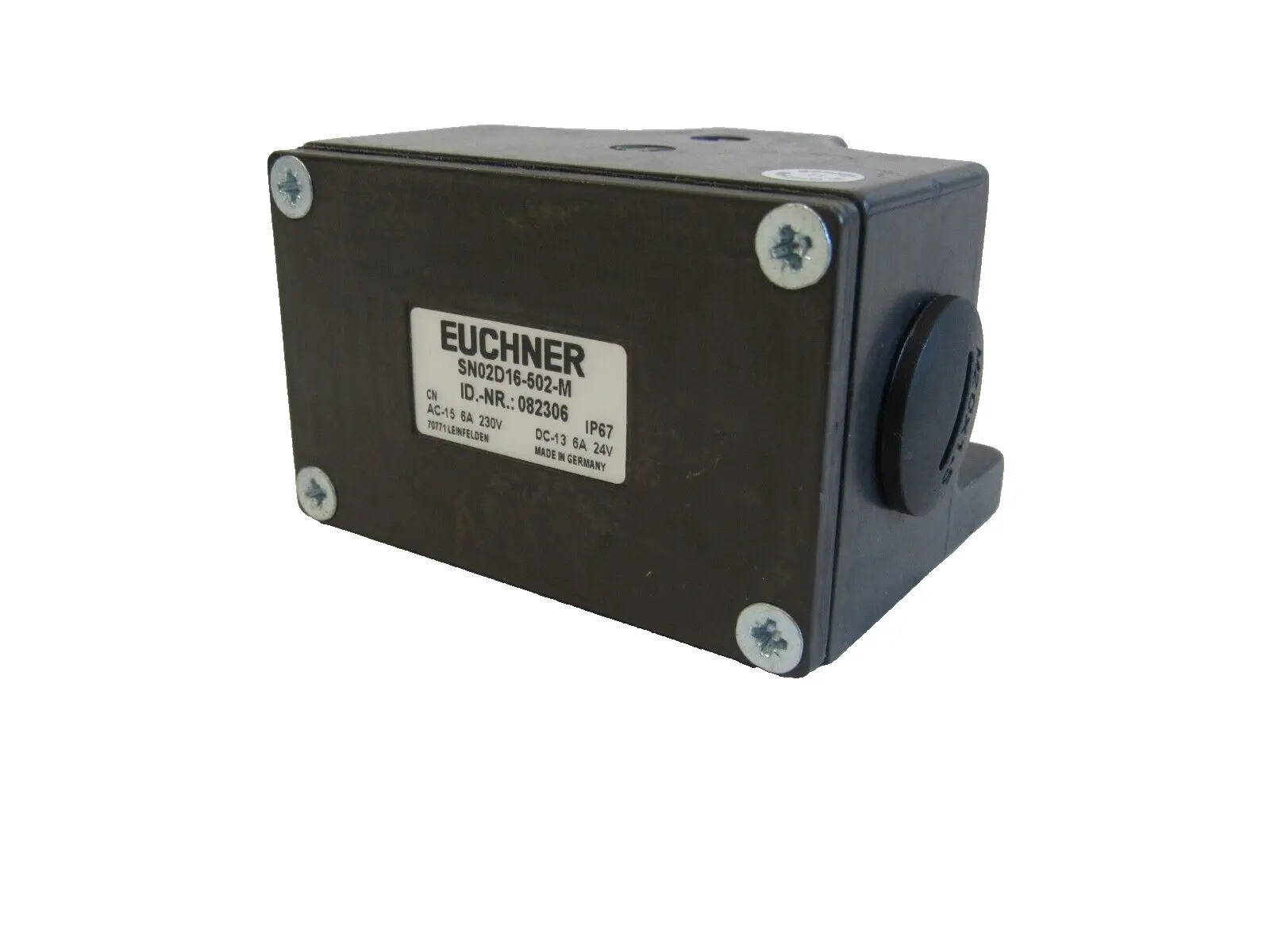 NEW EUCHNER SN02D16-502-M LIMIT SWITCH 2PLUNGER