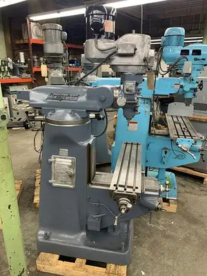 1011-470 Bridgeport 1-1/2 HP Vertical Ram Type Turret Milling Machine, Model BR2J