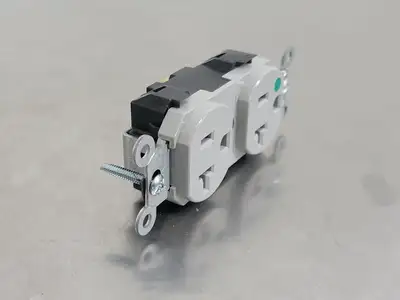 NEW LEVITON M8300-HGY