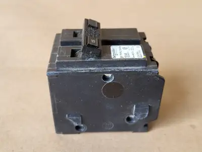 USED SCHNEIDER ELECTRIC CHOM215