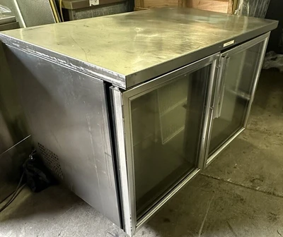 174-0140 True TUC-48G 48” Glass Door Undercounter Self Contained Worktop Cooler