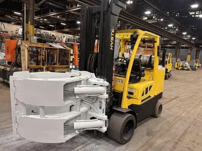 12,000 POUND CAPACITY HYSTER MODEL S120FTPRS 60" CASCADE PAPER ROLL CLAMP