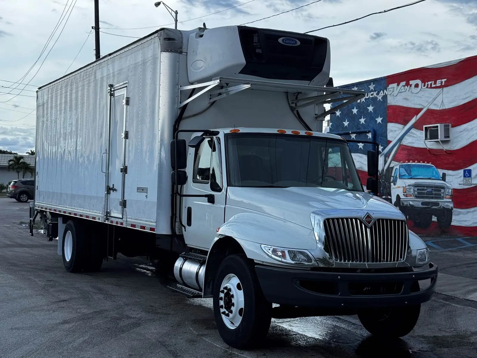 Used 2019 INTERNATIONAL 4300 Reefer Trucks Florida US | Truck and Van Outlet #1509137