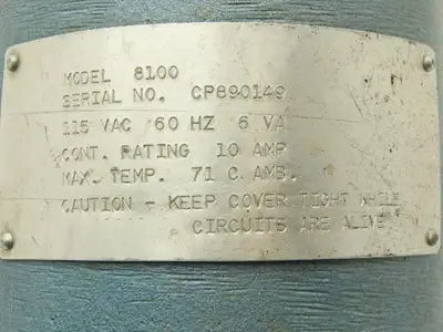 Combustion Engineering Series 8100 Level Controller 115VAC With 7" Probe 1" NPT