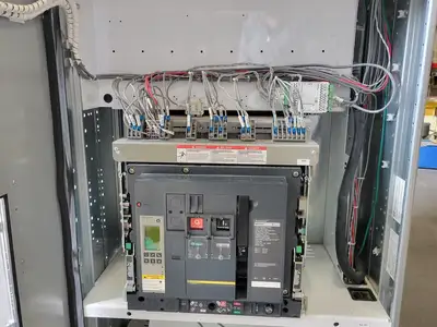 Used SQUARE D POWER-ZONE 4 Switchgears British Columbia CA | Lenmark #239369