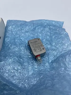 New | in-Stock KEYENCE KEYENCE LR-ZB100CN Sensors | ND Industrial Surplus #1214720