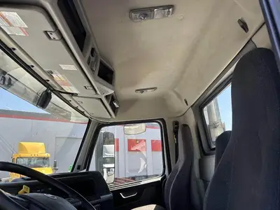 USED 2021 VOLVO VNR42T300