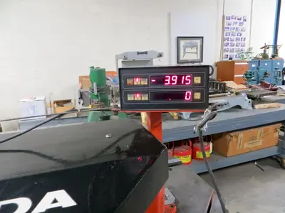 .236 x 8.66 x 8.66 Amada Hydraulic Power Notcher Model CSHW-220