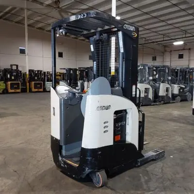USED 2019 CROWN RR5725-45