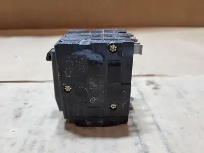 Used SQUARE D QO340 Switchgears British Columbia CA | Lenmark #1438365
